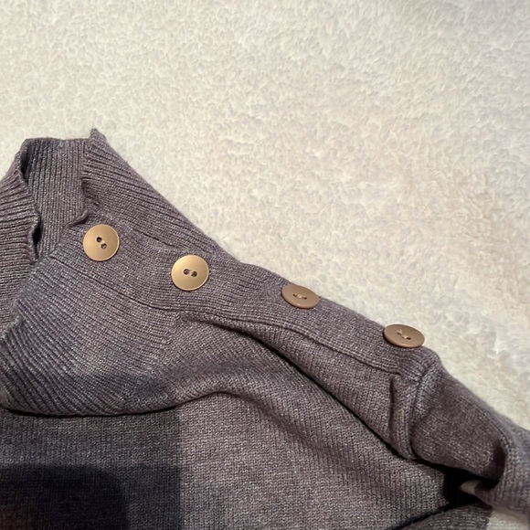 Striped sweater - Picture 2 of 3